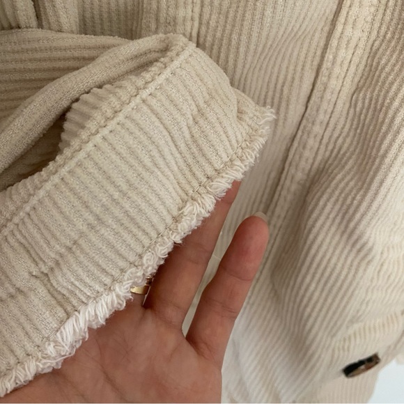 Women’s Oversized Shirt Jacket - Picture 4 of 8